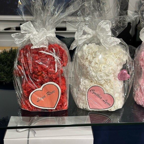 White Glitter Rose Bear - Picture 3 of 4